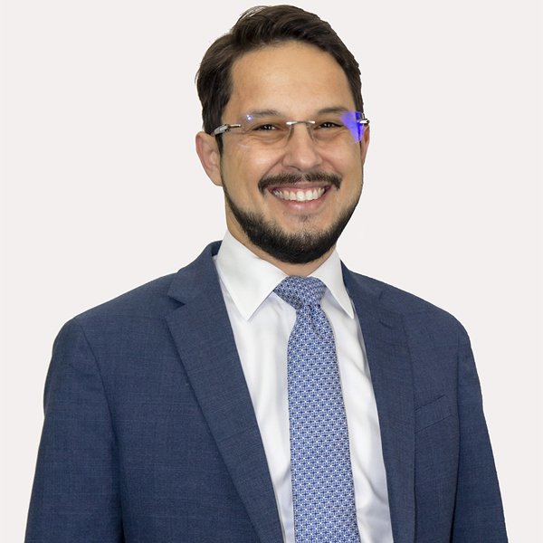 Dr Pedro Giglio – Especialista em Joelho
